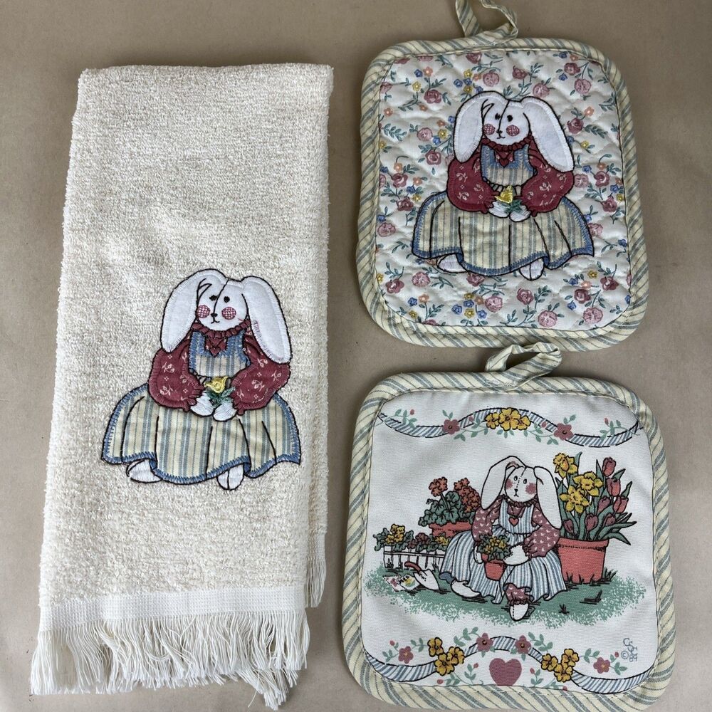 VTG 80s Easter Theme Bunny Flower Kitchen Linen Set -2 Pot Holder, Kitchen Towel